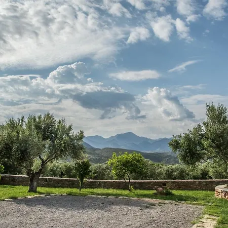 Karyoupolis Lounge Cave House *