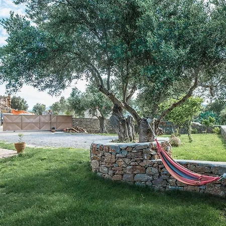 Karyoupolis Lounge Cave House * גיתיו