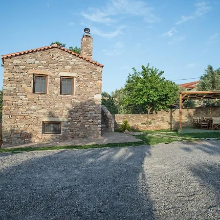 Karyoupolis Lounge Cave House