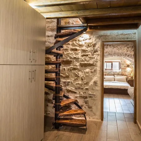 Karyoupolis Lounge Cave House Villa *