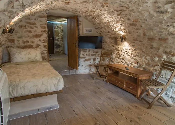 Karyoupolis Lounge Cave House Villa *