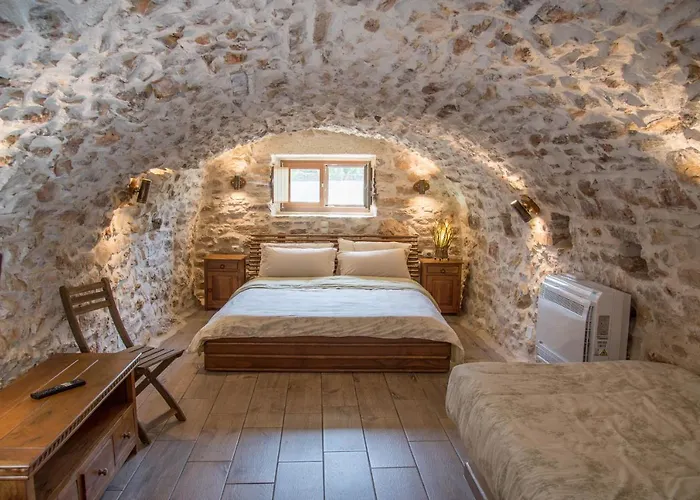 Вилла Karyoupolis Lounge Cave House *