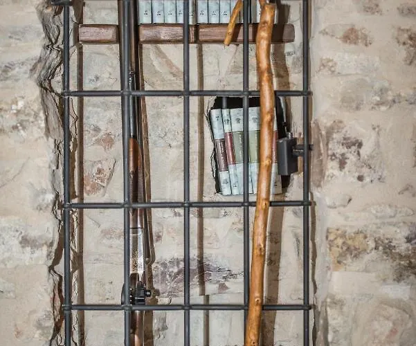 Karyoupolis Lounge Cave House *