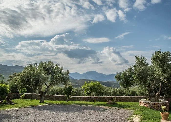 Karyoupolis Lounge Cave House *